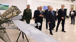 Putin dron fabrikasını gezdi, üretimi arttırma talimatı verdi