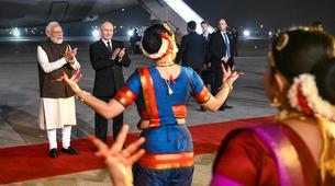 Putin Hindistan'da Enerji, Savunma ve Stratejik Özerklikliği Görüştü