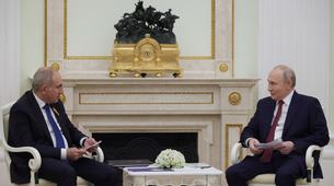 Putin'den Ermenistan'a Sert Uyarı: "İki Gemiye Birden Binilmez"