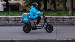 Rusya'da Kuryeler İçin Kaldırım Yasağı Getiriliyor