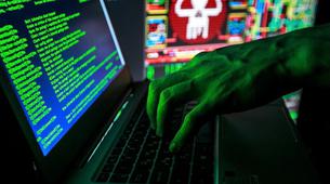 ‘300 bin kişilik 'hacker ordusu' Moskova'ya karşı savaşıyor’