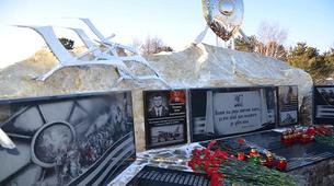 Vandallar, Türk jetlerinin düşürdüğü Su-24 pilotunun anıtına zarar verdi