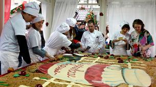 Moskova’da reçel festivali için çeyrek tonluk elmalı kek