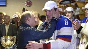 Putin, sporcu Oveçkin’in ödünü koparttı
