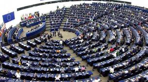 Avrupa Parlamentosu, Rusya'ya karşı daha sert yaptırım talebini kabul etti