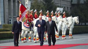 Kim Jong-un, Lukaşenko'yu Pyongyang'da Karşıladı