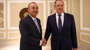 Lavrov ve Çavuşoğlu, Endonezya’da bir araya geldi