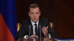 Medvedev: Ukrayna'dan borcumuzu cezasıyla almalıyız