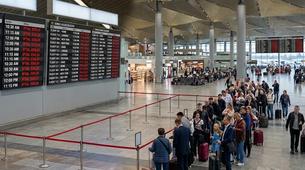 Moskova'da İHA Saldırıları Hava Trafiğini Felç Etti