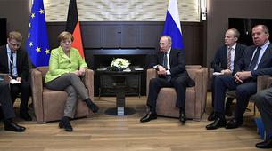 Putin ve Merkel Soçi'de bir araya geldi: Gündem yoğun