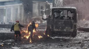 Kiev'de protestolar dinmiyor, 3 ölü var