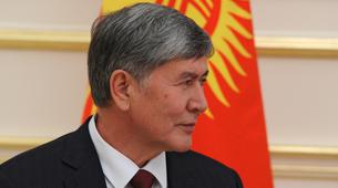Atambayev: Rus gümrüğüne girmekten başka alternatifimiz yok