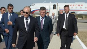 Putin, Rusya yönetimi ile Kırım'da
