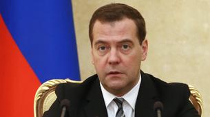 Medvedev: Ruble kuru gerçek ekonomik durumu yansıtmıyor