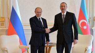 Putin, Aliyev’le görüştü; Bakü ile ilişkiler geliştirilecek