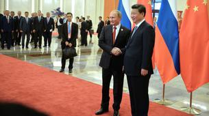 Rus petrol şirketi Rosneft, Çin’le 30 milyar dolarlık anlaşma imzaladı