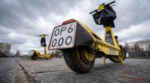 Rusya'da Scootırlara Ehliyet Zorunluluğu ve Kaldırım Yasağı Geliyor
