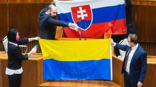 Slovakya Ukrayna'ya askeri yardımları durdurdu