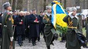 Ukrayna'da Stalin döneminde açlıktan ölen milyonlar anıldı