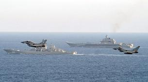 Suriye'ye giden Rus uçak gemisine 50 NATO gemisi eşlik etti