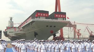 Çin, ilk yerli uçak gemisini denize indirdi