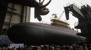 Rusya'nın en sessiz denizaltısı Karadeniz'e indirildi