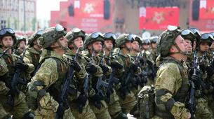 Rusya’da lise mezunlarına sözleşmeli askerlik yolu açılıyor