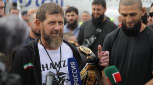 Kadirov, Dünya Şampiyonu Çeçen Boksçuya Lüks Otomobil Hediye Etti