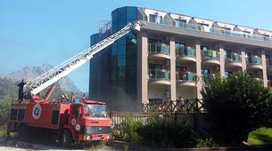 Kemer'deki otel yangınında 3 Rusya vatandaşı yaralandı