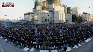 Moskova’da yüz bin kişi ile sokakta bayram coşkusu