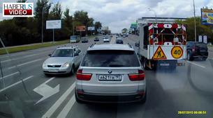 Moskova’da ambulansa yol vermeyen sürücüye 2 gün hapis cezası