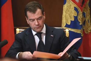 Medvedev: Teröristlerin Rusya'yı istikrarsız hale getirmesine izin vermeyeceğiz