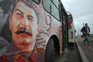 Rusya’da Stalin otobüsü savaş yıllarını anımsattı