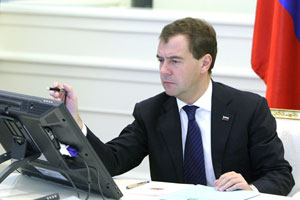 Medvedev, Antalya'da 16 Rus turistin ölümüne neden olan kazanın araştırılmasını istedi