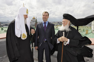 Medvedev Fener Rum Patriği Bartholomeos’u kabul etti; Kremlin Ortodoks birliğinden memnun