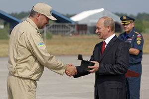 Putin Türk pilotlara saat hediye etti