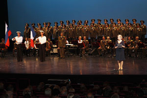 Bayan Medvedeva Cannes'de Rus Sanat Festivali’ni açtı, Fransızca konuştu