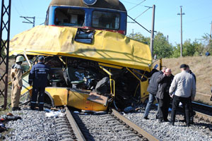 Ukrayna'da otobüsle tren çarpıştı: 40 ölü