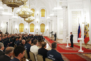 Medvedev’den Türk itfaiyeciye ‘Şeref Madalyası’