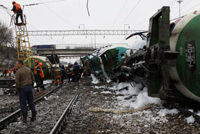 Rusya'da petrol yüklü  tren devrildi