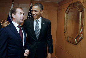 Obama ile Medvedev baş  başa görüştü