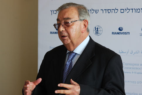 Primakov: “Liberman’ın normal adam olmasını  sağlamak mümkün değil”