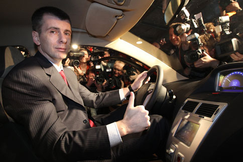 Prokhorov Rusya'nın ilk elektrikli aracını tanıttı