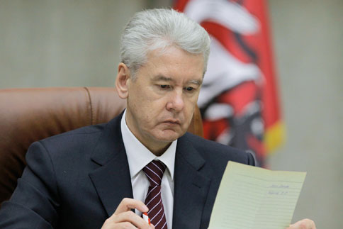  Sobyanin'e övgü; Lujkov'a eleştiri