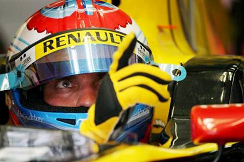 Rusya'dan Formula 1 pilotu Petrov'a destek