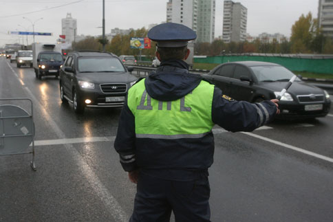 Rusya’da 40 kişilik trafik polisi çetesi yakalandı