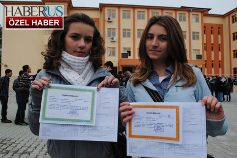 Türkiye'de okuyan Rus öğrenciler yarı yıl tatilinde takdir almanın sevincini yaşadı