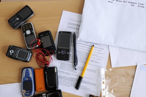 Sınavlarda yeni düzenleme; hesap makinesi serbet, telefon yasak
