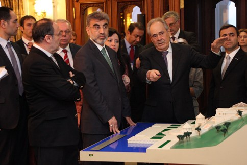 Bakan Yıldız eski Tatar lider Şaymiyev’le görüştü