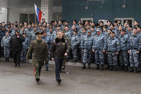 Medvedev 6 polis generalin işine son verdi